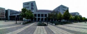 Das Bild zeigt das Justizzentrum Wiesbaden in dem das Arbeitsgericht Wiesbaden seinen Sitz hat
